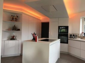 Keuken_Hoogglanswit_SchrijnwerkerijVanthuyne